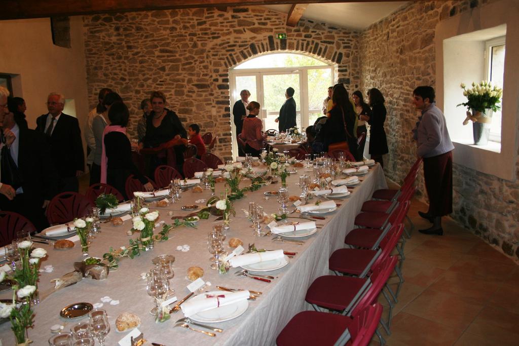 Les Jardins Du Mas Evesque Bed & Breakfast Rousson  Exterior photo