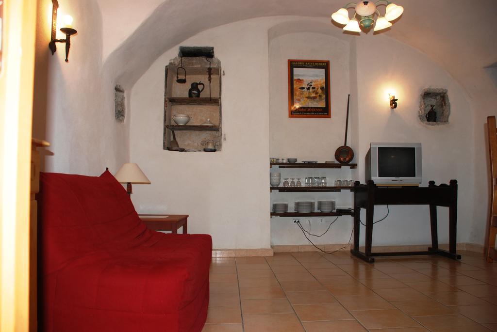Les Jardins Du Mas Evesque Bed & Breakfast Rousson  Room photo