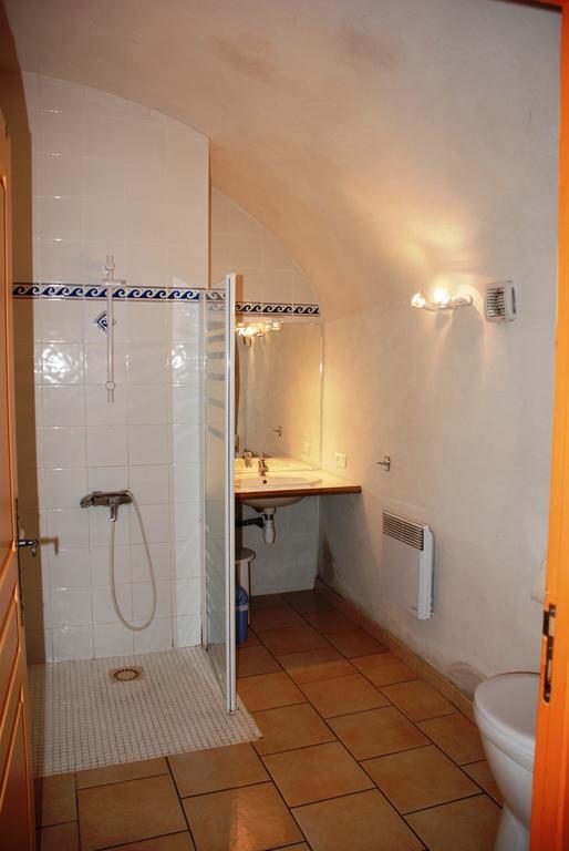 Les Jardins Du Mas Evesque Bed & Breakfast Rousson  Room photo